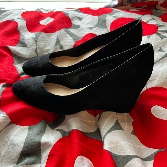 BLACK Suede Wedge Nine West Ipsy. Size 8. Great Staple Shoe. Cute+comfortable! - Picture 6 of 14